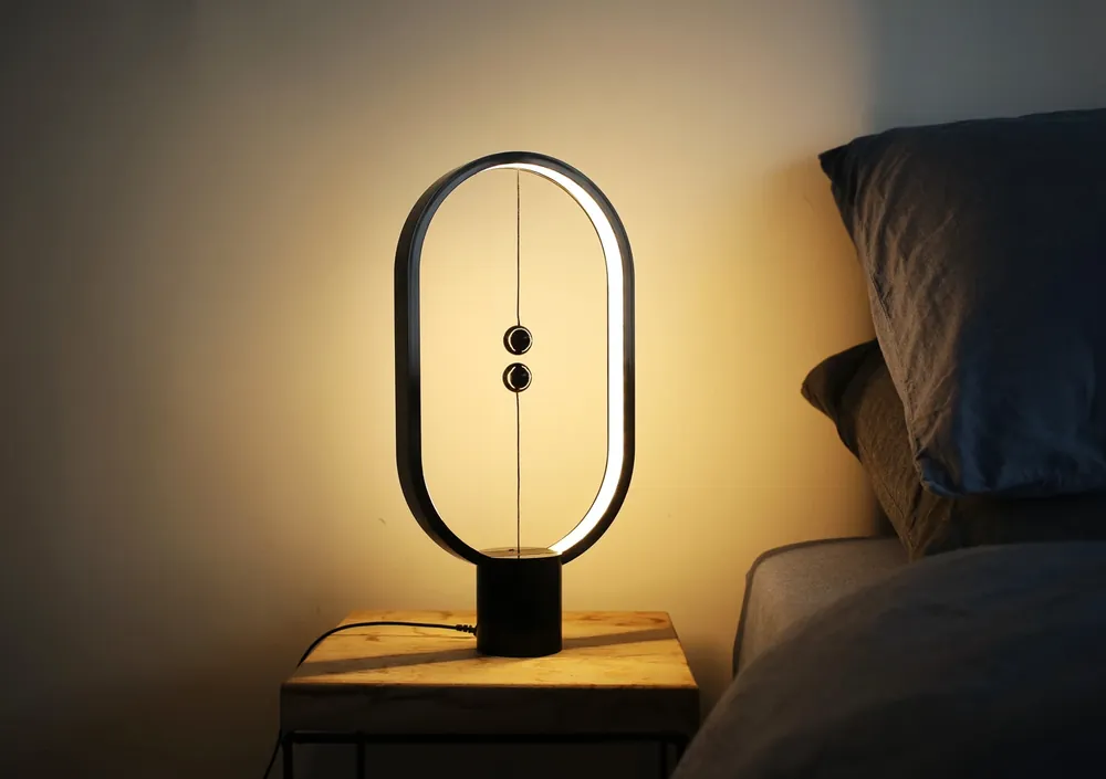 Ofertă de sezon Lampă de masă Segula Black cu întrerupător magnetic