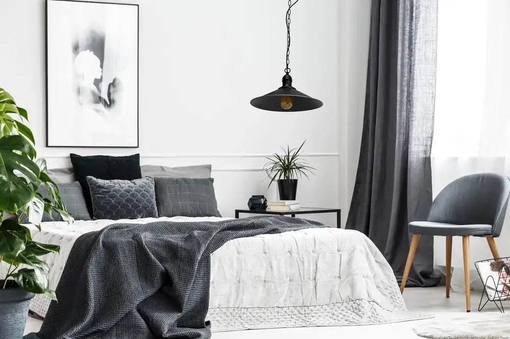 Ofertă de sezon Lampă suspendată Black Jet Black E27 60W, iluminare la mansardă, înălțime reglabilă