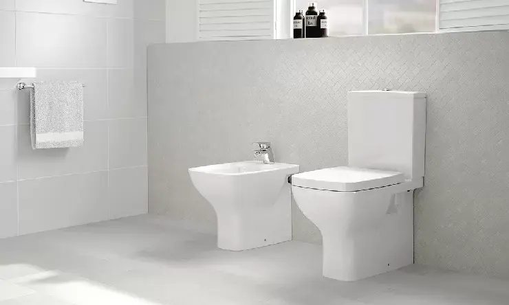 Reducere specială Set vas WC BTW cu rezervor alimentare inferioara GALA seria STREET SQUARE 0516001+0558101