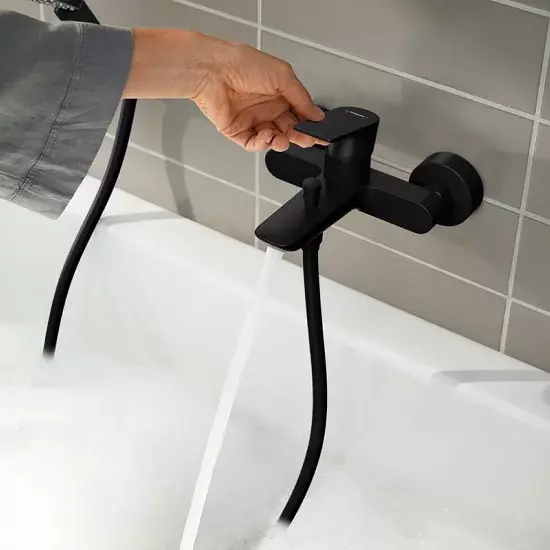 Baterie cada dus monocomanda, instalare expusa, negru mat (matt black), Hansgrohe Rebris E 72450670 Preț redus