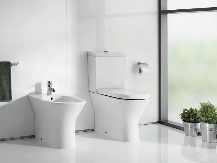 Ofertă de sezon Set vas wc BTW, Compact, cu rezervor alimentare laterala, Roca Nexo 342642000+341646000