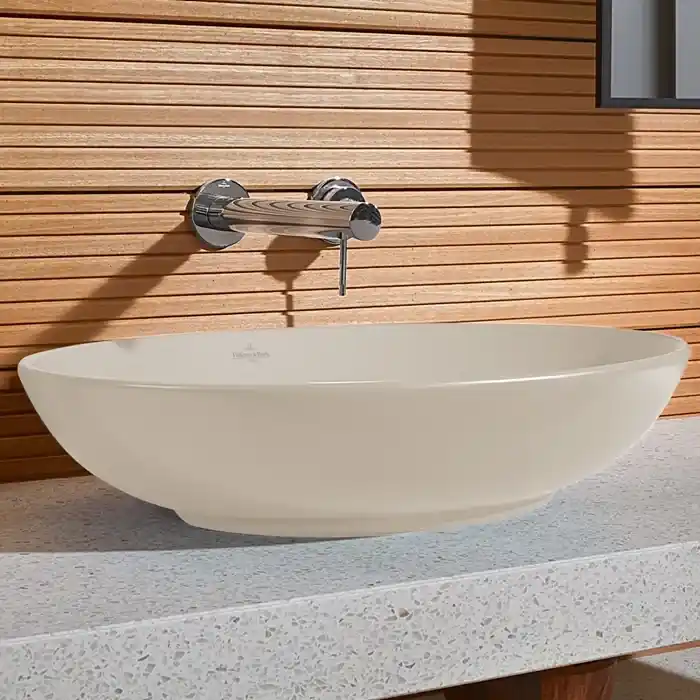 Lavoar pe blat, CeramicPlus, oval, 56 cm, migdale mat (Matt Almond), Villeroy & Boch Loop & Friends 4A4700AM Lichidare de stoc