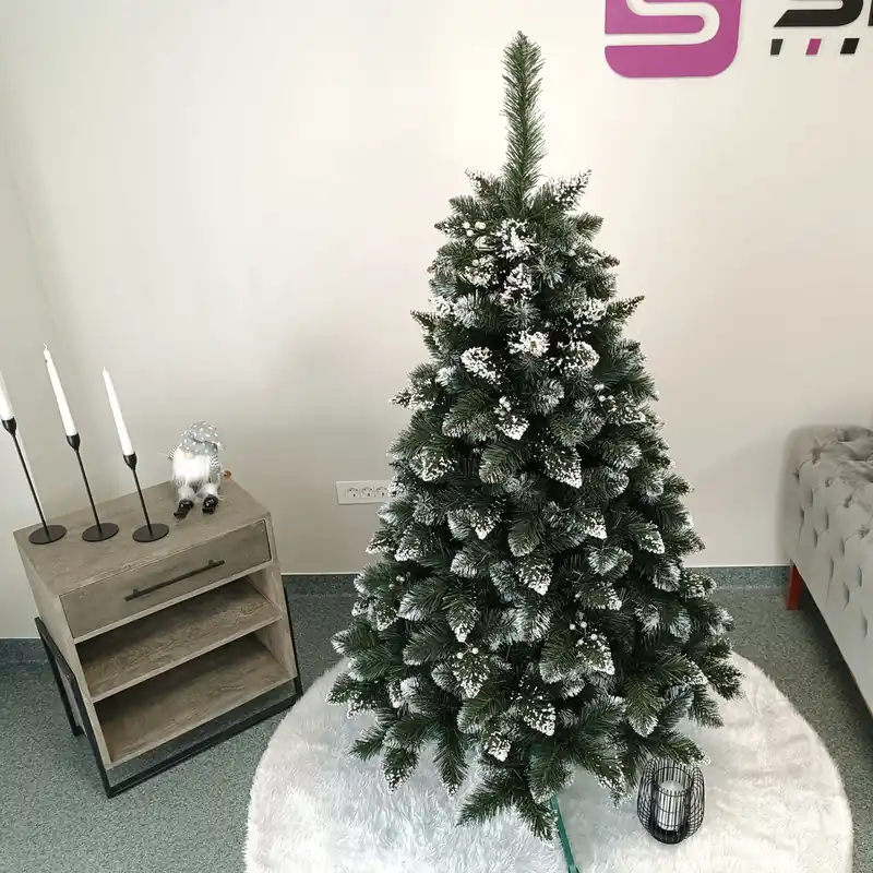 RESIGILAT Brad artificial Christmas Deluxe by Sersimo, Crystal nins cu merisoare, 2D, 180cm Lichidare de stoc