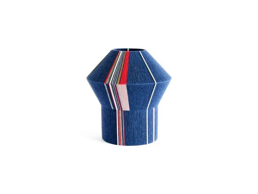 Bonbon Shade 310 Petit Blue - HAY Ofertă de sezon