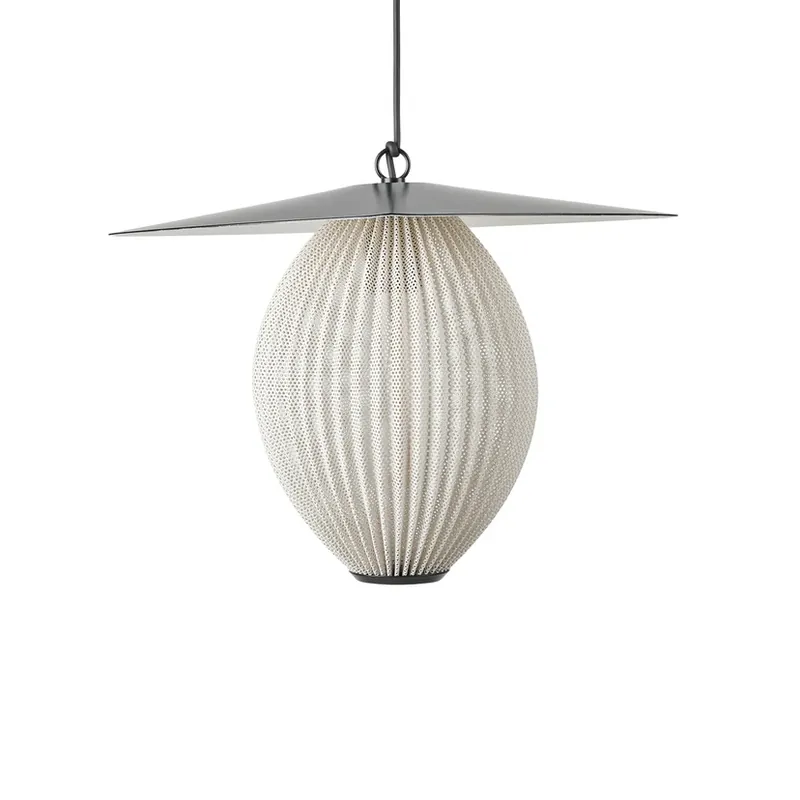 Lampa suspendată pentru exterior Satellite Ø27 Cream White/Black - Gubi Comandă acum