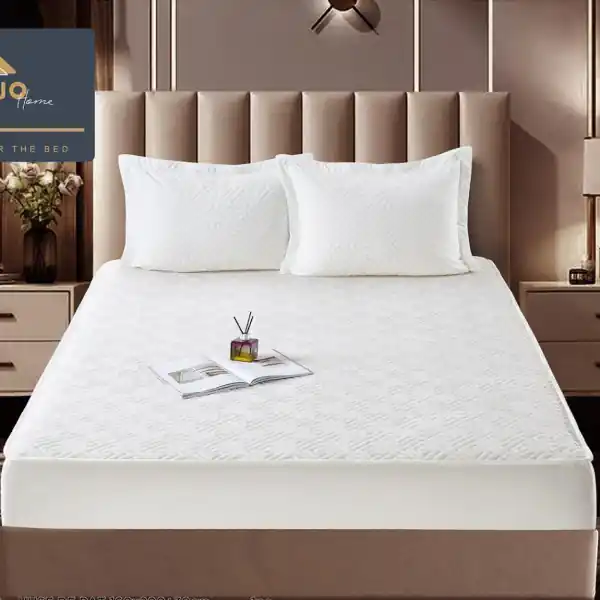 Husa de pat matlasata si 2 fete de perne din catifea, cu elastic, model tip topper, pentru saltea 160x200 cm, alb, HTC-45 Cumpără acum