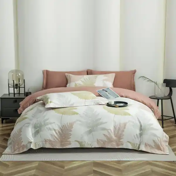 Lenjerie de pat lux cu elastic si broderie, tesatura tip finet gros, pat 2 persoane, 6 piese, alb / roz piersica, LFG-28 Preț promoțional