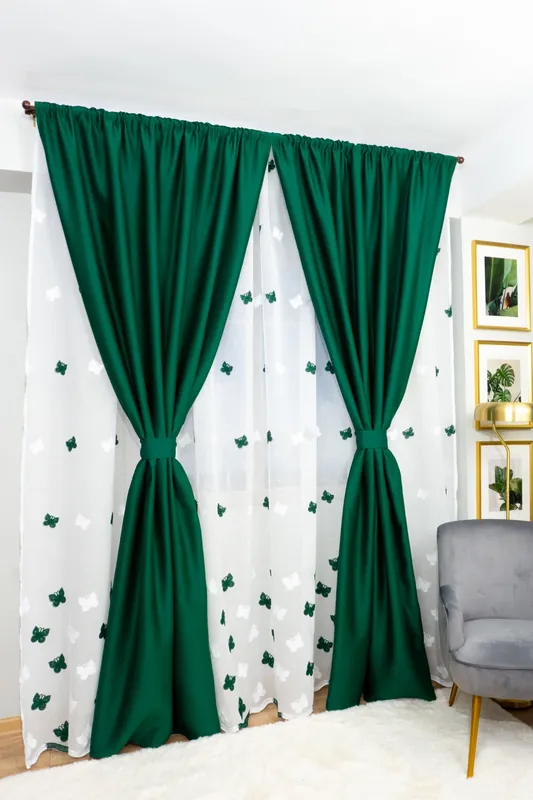 Set Sydney - Perdea din In cu Fluturi Verde Intens PERD0150_300X245_D2_17_ATL si Draperii Blackout Verde Smarald - BOTD004_100X245_C1_15_ATL cu Rejansa Set_ATL Expediere rapidă