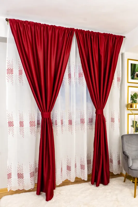 Popular Set Benevento - Perdea din In Ritm Visiniu cu Alb PERD073D_300X245_D2_02_ATL si Draperii Blackout Visiniu Intens - BOTD006_145x245_C2_07_ATL cu Rejansa Set_ATL