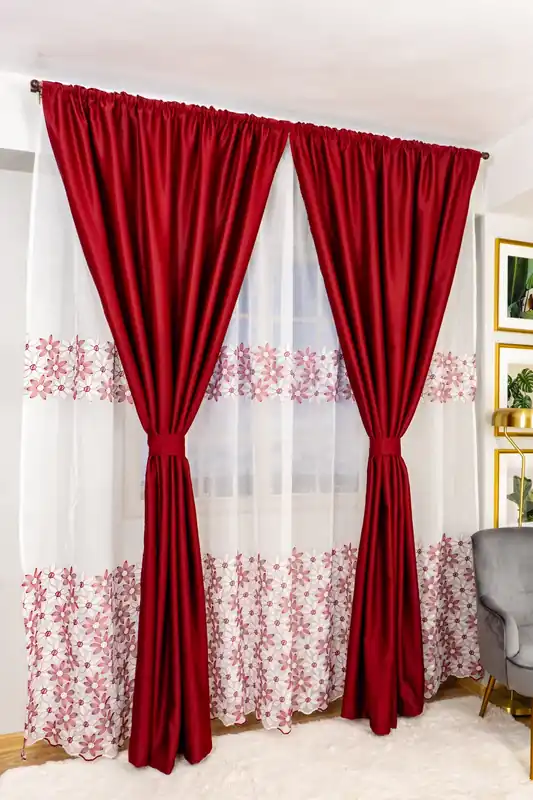 Set Monzza - Perdea din In Zambet Visiniu cu Alb PERD039D_300X245_D3_01_ATL si Draperii Visiniu Intens BOTD006_100X245_C2_01_ATL cu Rejansa Set_ATL Lichidare de stoc