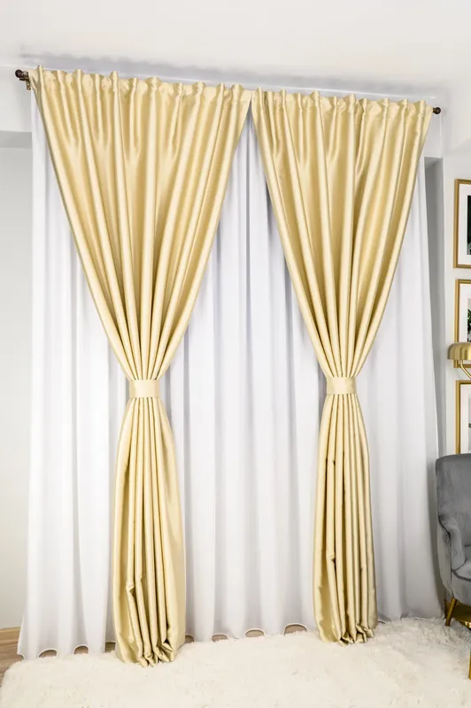Set Santa Clara - Perdea Matase Alba Nobila si Draperie Blackout 100% Perfect White Latte Metalizat Chilipir